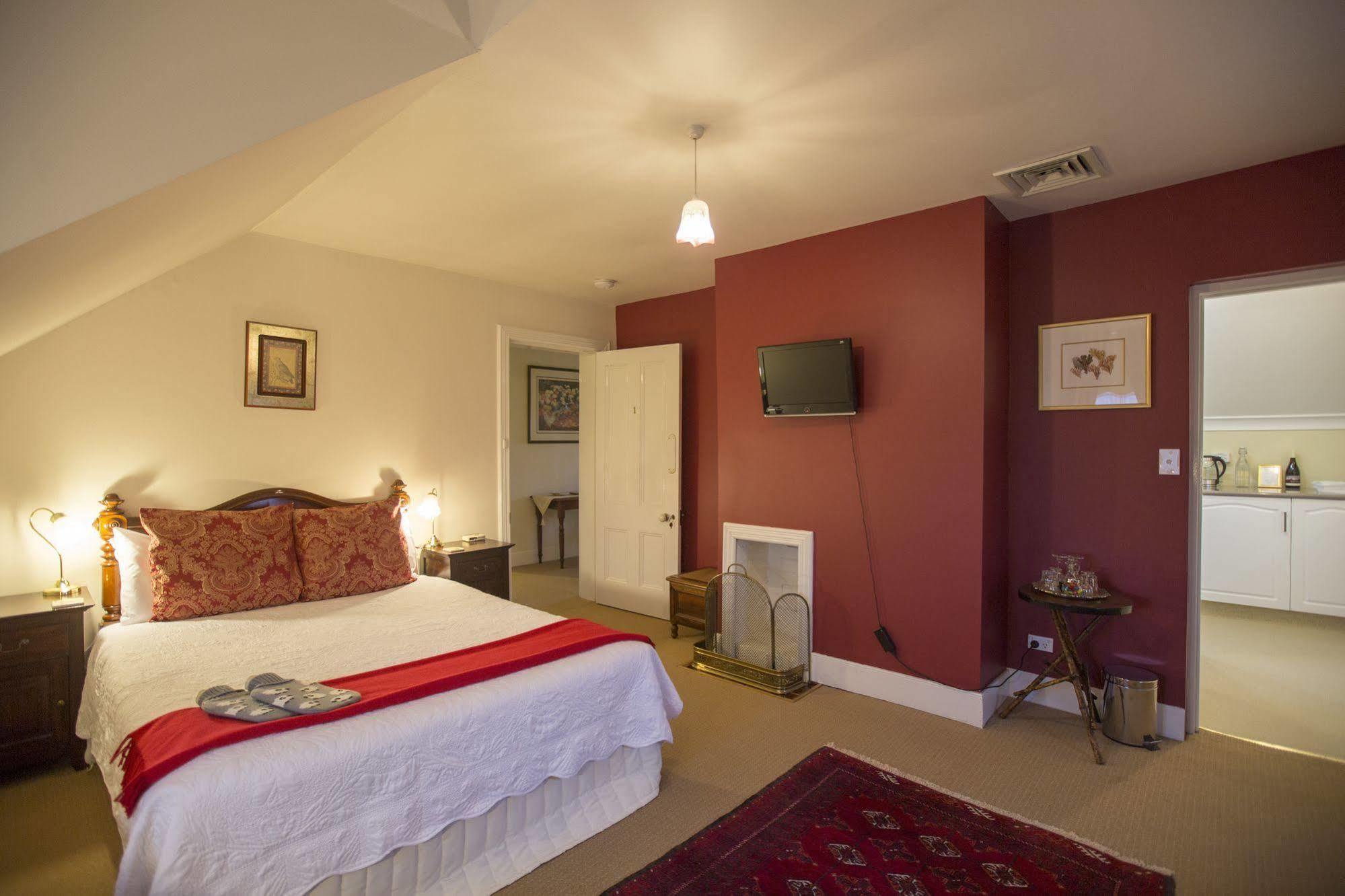 The Racecourse Inn Longford Exterior foto
